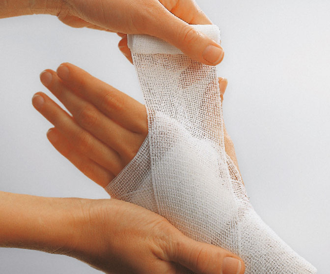Lohmann Rauscher Mollelast Bandage 10 cm x 4 m, Compression Bandage for